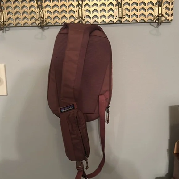 Patagonia Brown and Purple Travel Bag with Durable Design - Picture 2 of 2